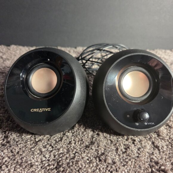 Creative Pebble 2.0 USB-Powered Desktop Speakers for PC’s and Laptops (Black) - Picture 2 of 6